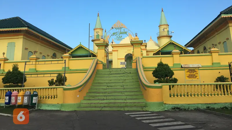 Masjid Raya Sultan Riau Pulau Penyengat