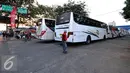 Jelang H-4 Lebaran, Terminal bus Depok masih terlihat sepi dari pemudik, Jawa Barat, Senin (13/7/2015). Menurut agen bus Terminal Depok, jumlah pemudik saat ini mengalami penurunan dibandingkan tahun 2014. (Liputan6.com/Yoppy Renato)