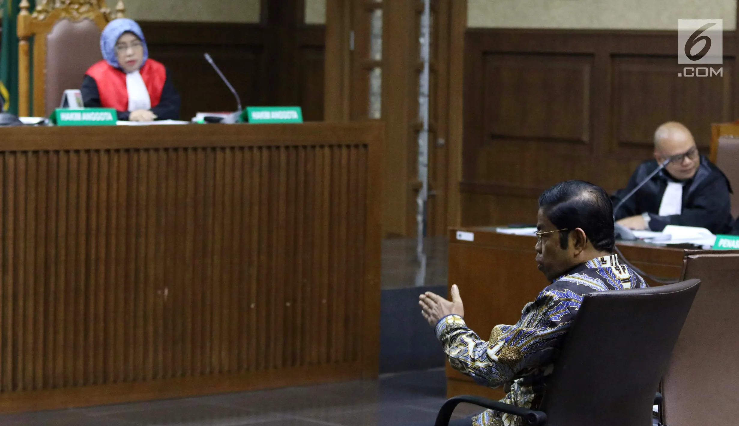 FOTO: Idrus Marham Jalani Sidang Pemeriksaan Terdakwa Kasus PLTU Riau-1 ...