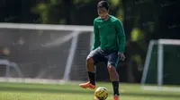 Pelatih Timnas Indonesia, Alfred Riedl, merasa Gunawan Dwi Cahyo punya peluang untuk masuk skuat Timnas Indonesia di Piala AFF 2016. (Bola.com/Nicklas Hanoatubun)
