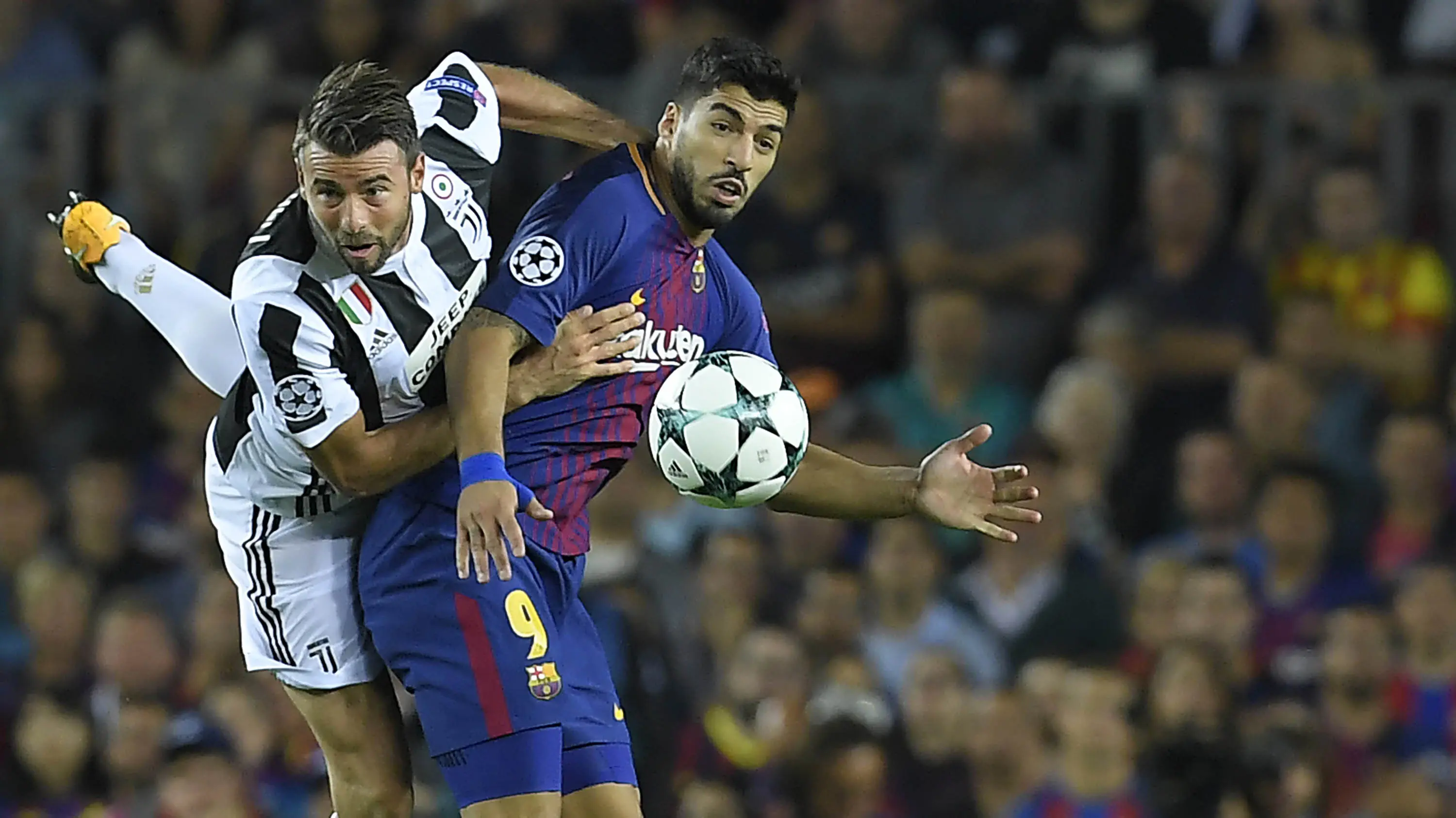 Musim lalu Barcelona sempat dipermalukan Juventus 0-3 di perempat final.   (AFP/Lluis Gene)