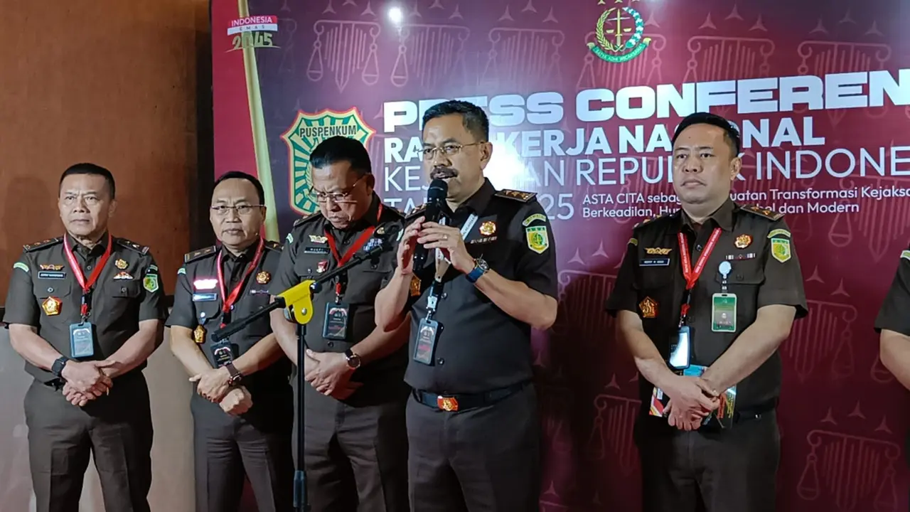 Jampidum Kejagung, Asep Nana Mulyana mengatakan Presiden Prabowo Subianto meminta Kejaksaan Agung untuk mengawal dan melakukan pendampingan terhadap program prioritas nasional, salah satunya adalah makan bergizi gratis.