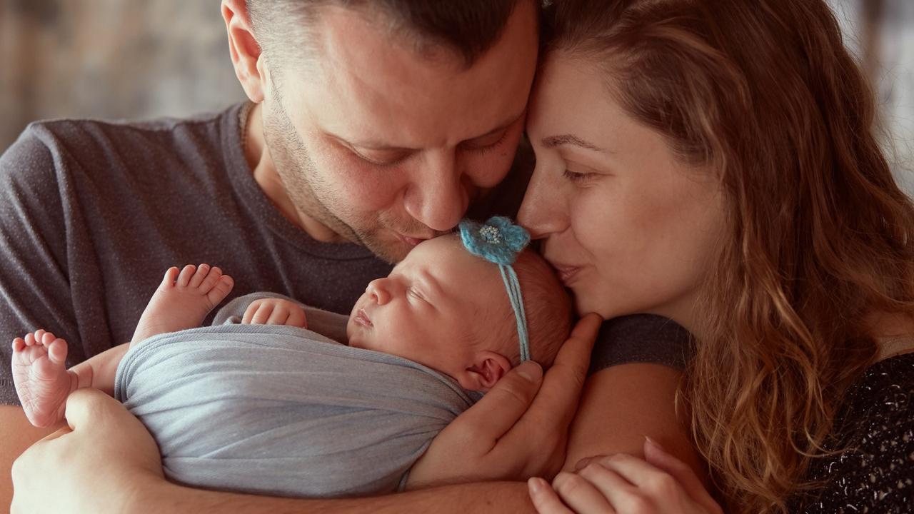 Ilustrasi kelahiran bayi