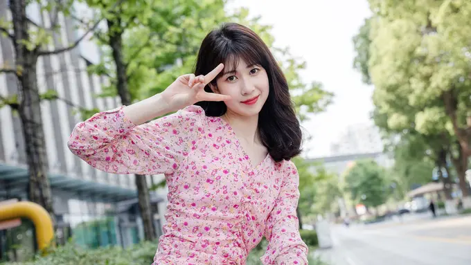 cute manis cantik kalem tersenyum