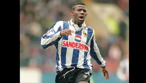 Chris Bart-Williams yang belum lama wafat pada 24 Juli 2023 di usia 49 tahun, tercatat sebagai salah pemain termuda yang pernah mencetak hattrick di Premier League. Momen itu terjadi pada pekan ke-39 Premier League musim 1992/1993 saat Sheffield Wednesday menang 5-2 atas tamunya Southampton (12/4/1993). Chris Bart-Williams masih berusia 18 tahun 300 hari saat laga tersebut. Hattrick tersebut menjadi satu-satunya hattrick yang dibuatnya selama 8 musim merumput di Premier League. (premierleague.com)