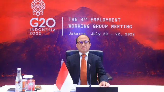 Sekjen Kemnaker Anwar Sanusi usai memimpin sidang secara virtual di Jakarta. (Istimewa)
