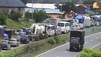 Tenda Pengungsi Banjir Berdiri, Tol Jakarta-Merak Tersendat