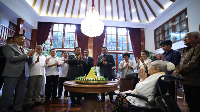 Prabowo Subianto menggelar syukuran bersama keluarganya usai mendapat kenaikan pangkat jenderal bintang 4.