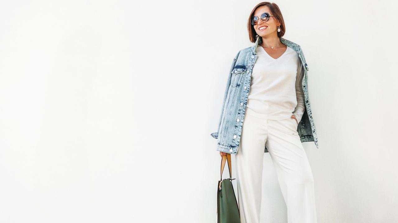 5 Outfit Celana Putih Wanita yang Trendi, Cocok Dipakai untuk Acara Formal hingga Santai