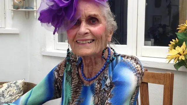 Jadi Model Tertua yang Masih Eksis di Umur 94 Tahun, Nenek Ini Buktikan Usia Hanya Angka
