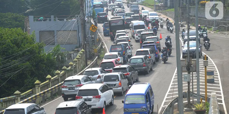 Sistem Kanalisasi 2-1 Jalur Puncak Bogor Diuji Coba