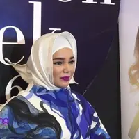 Semenjak Dewi Sandra menikah dengan Agus Rahman pada 11 Desember 2011, Pasangan ini belum dikaruniai momongan hingga saat ini. Apakah Dewi Sandra akan melakukan program bayi tabung di tahun 2016?