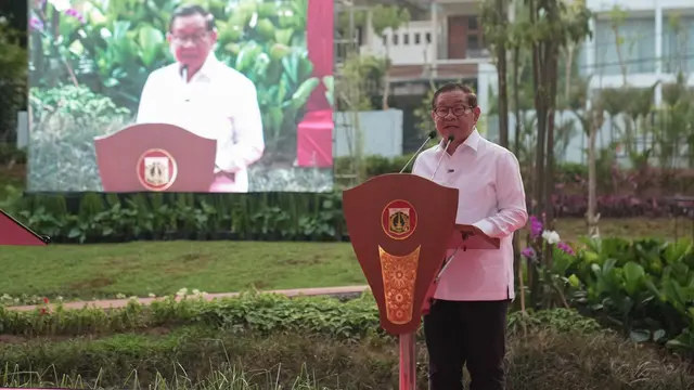 Pramono Resmikan Taman Bendera Pusaka