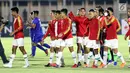 Pemain Timnas Indonesia U-16 bersiap menghadapi Filipina U-16 pada laga kualifikasi Piala AFC U-16 2020 Grup G di Stadion Madya Gelora Bung Karno, Jakarta, Senin (16/9/2019). Indonesia U-16 unggul 4-0. (Liputan6.com/Helmi Fithriansyah)