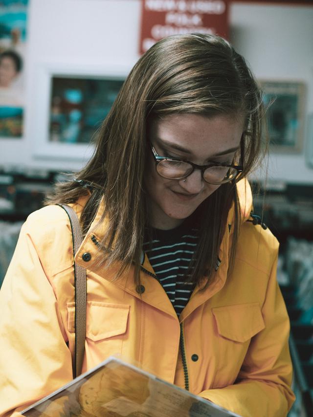 [Fimela] 3 Zodiak Memesona karena Kepintarannya