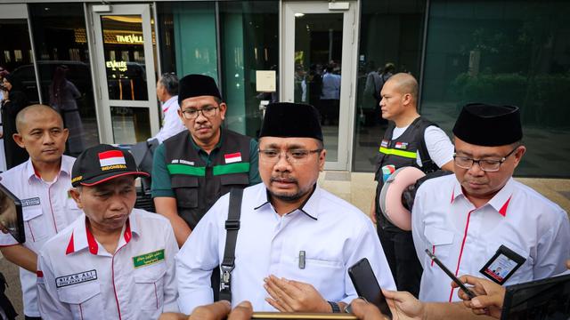 Menteri Agama (Menag) Yaqut Cholil Qoumas di Bandara King Abdul Aziz, Jeddah saat hendak kembali ke Tanah Air, Kamis (6/7/2023). (Nafiysul Qodar/Liputan6.com)