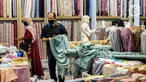 Aktivitas jual beli bahan kain di Pasar Tanah Abang, Jakarta, Kamis (1/4/2021). Kemenperin ingin meningkatkan daya saing industri Tekstil dan Produk Tekstil (TPT) nasional, salah satunya dengan berupaya mengurangi ketergantungan terhadap bahan baku tekstil impor. (Liputan6.com/Johan Tallo)