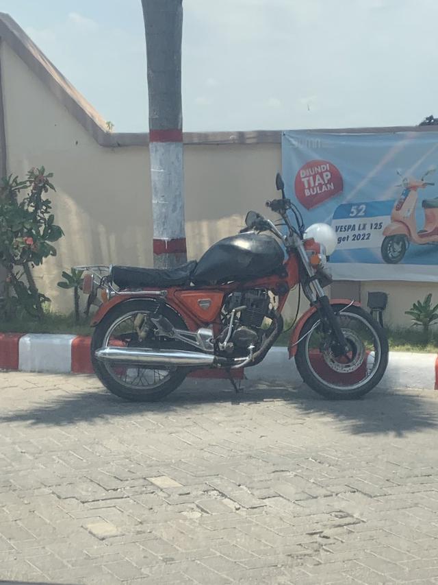 10 Potret Suzuki Thunder Saat Menguras SPBU, Banyak Dipakai Para Penjual Bensin Eceran