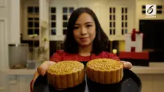 Michelle awalnya menganggur saat pulang kuliah dari luar negeri, hingga akhirnya tercetus memulai bisnis kue bulan yang kini omzetnya mencatai ratusan juta. 