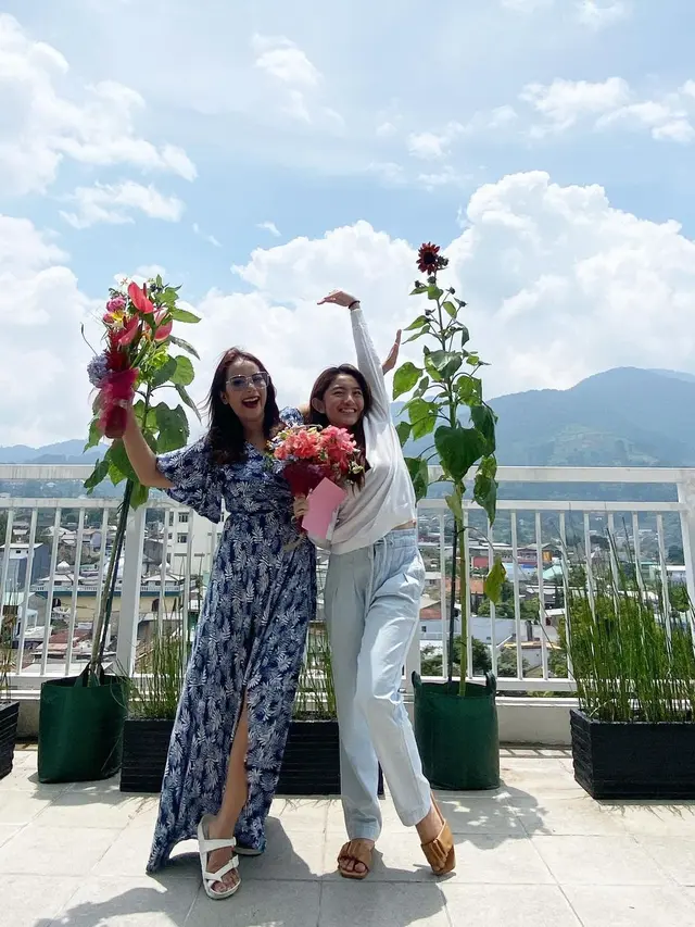 Natalie Zenn dan Irene Librawati (Foto: Instagram/@mamiiren)