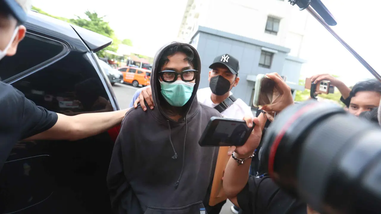 Kembali dari BNNP DKI Jakarta, Onad Membisu