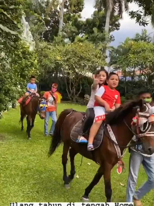 7 Momen Perayaan Ultah Magika Anak Nia Ramadhani, Dirayakan dengan Naik Kuda