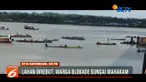 Aksi ini untuk menuntut dikembalikannya lahan warga seluas 2.000 hektar yang kini dikuasai perusahaan pertambangan dan perkebunan.