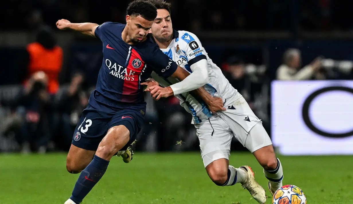 Dua gol Paris Saint-Germain dicetak masing-masing oleh Kylian Mbappe pada menit ke-58 dan Bradley Barcola (70). (MIGUEL MEDINA/AFP)
