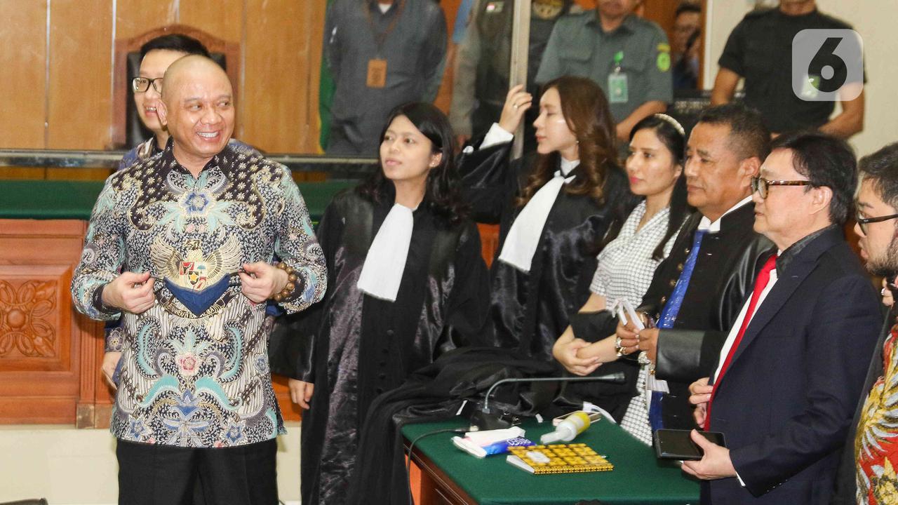 Ekspresi Santai Teddy Minahasa usai Divonis Seumur Hidup di Kasus  Narkoba