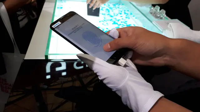 Pertama di Dunia, Vivo Resmi Perkenalkan Pemindai Sidik Jari pada Layar Smartphone. Liputan6.com/Agustinus Mario Damar