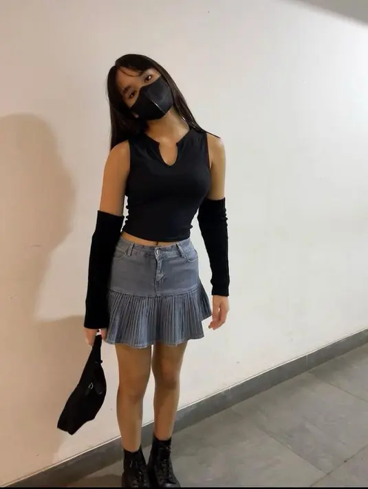 <p>Dalam kesehariannya, Neona juga tampak modis. Walaupun masih kecil, selera fashion Neona udah tampak keren. [Foto: Instagram.com/ney_neo]</p>