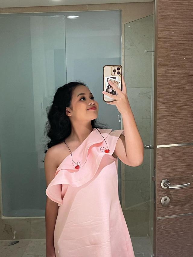 7 Potret Terbaru Romaria yang Mulai Beranjak Remaja, Bikin Pangling