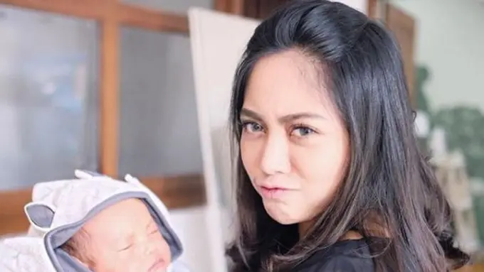 [Bintang] 5 Potret Menggemaskan Anak Rachel Vennya
