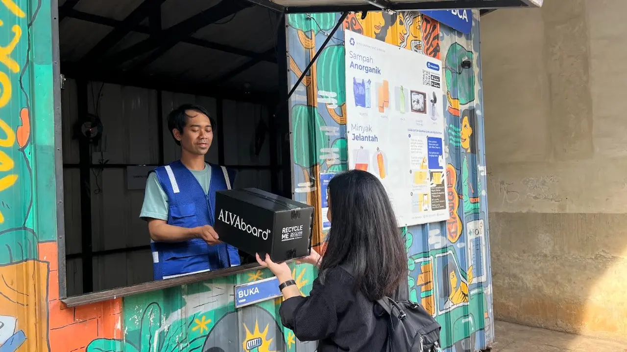 Produsen kemasan plastik asal Kabupaten Tangerang, ALVAboard menggandeng Rekosistem mengelola limbah kemasan secara terintegrasi dan berkelanjutan.