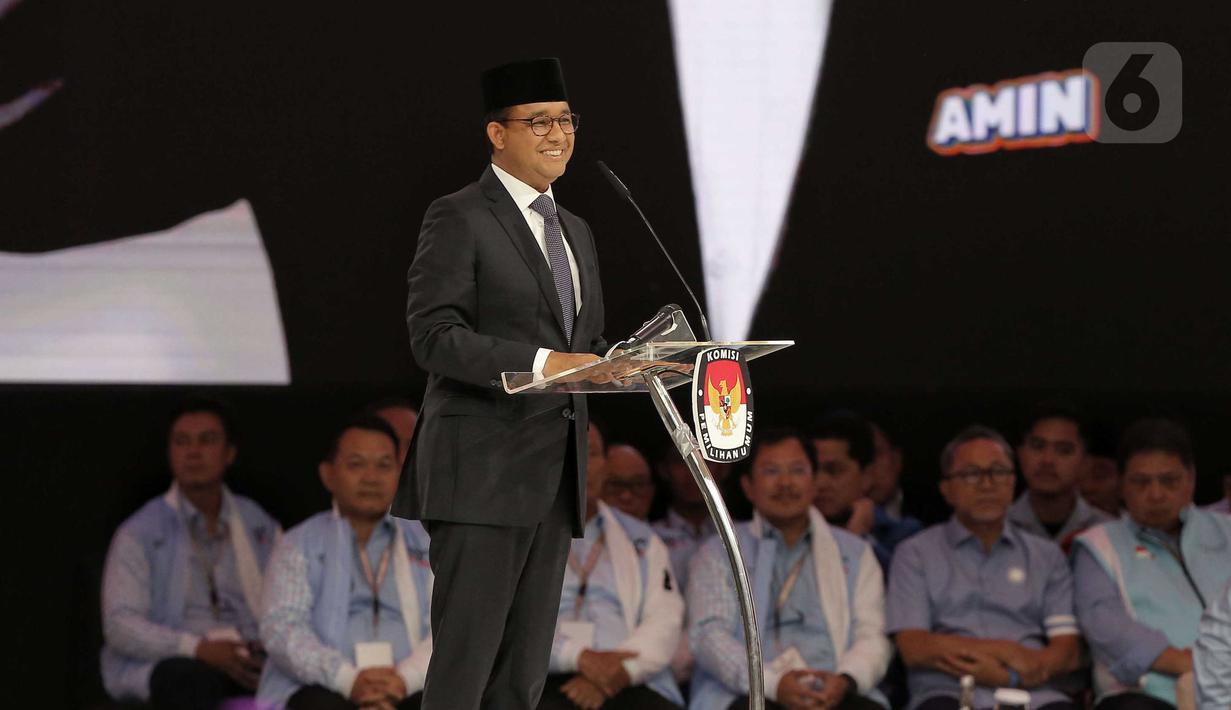Calon Presiden nomor urut 1 Anies Baswedan saat mengikuti Debat Kelima Pilpres 2024 di Jakarta Convention Center (JCC), Jakarta, Minggu (4/2/2024). (Liputan6.com/Angga Yuniar)