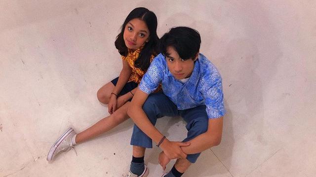 Jarang Tersorot, Ini 7 Potret Mesra Naura dan Devano Danendra