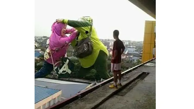 Tingkah Kocak Emak-Emak yang Bikin Gak Habis Pikir