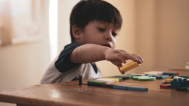 Menyediakan Peralatan Main