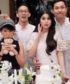 Sandra Dewi dan Harvey Moeis sudah tak sabar menanti kelahiran anak pertama mereka. Semakin mendekati hari persalinan, acara baby shower pun digelar dan dihadiri oleh para sahabat mereka. (Instagram/sandradewi88)