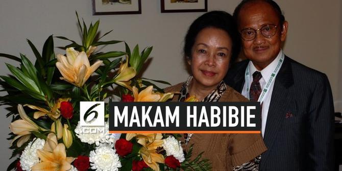 VIDEO: BJ Habibie Dimakamkan Bersebelahan Dengan Istrinya, Ainun