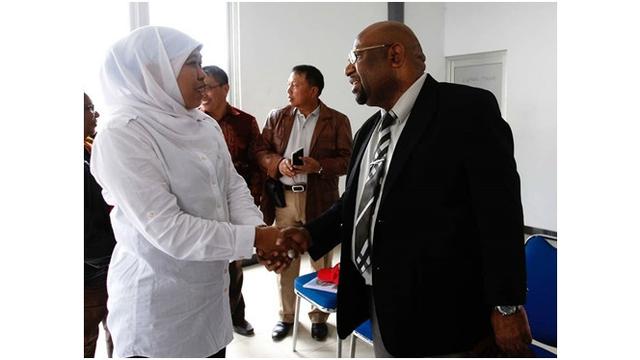 Khofifah Meminta Maaf atas Insiden di Asrama mahasiswa Papua di Jawa Timur