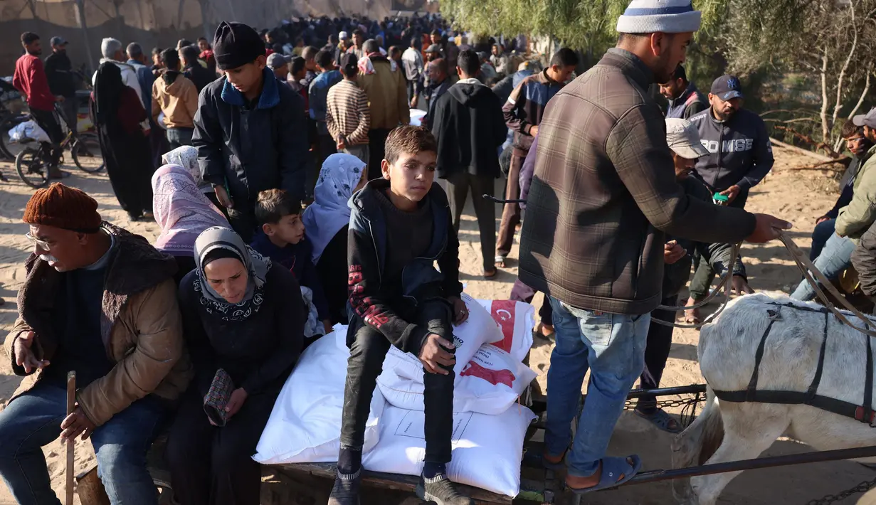 Beragam krisis yang saat ini terjadi di Gaza mengancam kehidupan jutaan orang, terutama untuk wanita dan anak-anak. (BASHAR TALEB/AFP)