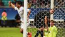 Ekspresi pemain Meksiko, Rodolfo Pizarro, setelah mencetak gol ke gawang Jerman pada laga perdana Grup C Olimpiade Rio 2016 di Arena Fonte Nova, Jumat (5/8/2016) dini hari WIB. (AFP/Nelson Almeida)