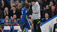 Romelu Lukaku tampil buruk saat Chelsea takluk 2-4 dari Arsenal pada laga tunda pekan ke-25 Premier League, Kamis (21/4/2022) dini hari WIB. (AFP/Glyn Kirk)