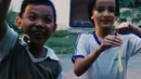 Pelantun lagi Lebih dari Egoku ini pernah bercerita tinggal di Belanda semasa kecil selama 3 tahun. Setelah itu, Mawar kembali ke Indonesia dan menempuh pendidikan sekolah dasar di Indonesia. Momen Mawar bermain bersama temannya ini curi perhatian. (Liputan6.com/IG/mawar_eva)