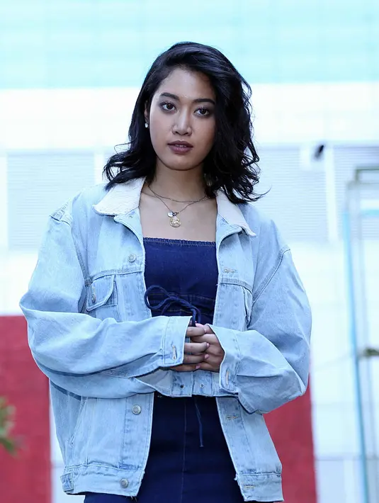 "Malah gue minta (dijodohin), mana stok kasih aku daftarnya mana. Sudah disuruh, jangan sampai kelamaan, sudah kita restuin, tapi kita lihat dulu, seagama atau enggak, gitu standar," ujar pemilik nama Widy Soediro Nichlany. (Nurwahyunan/Bintang.com)