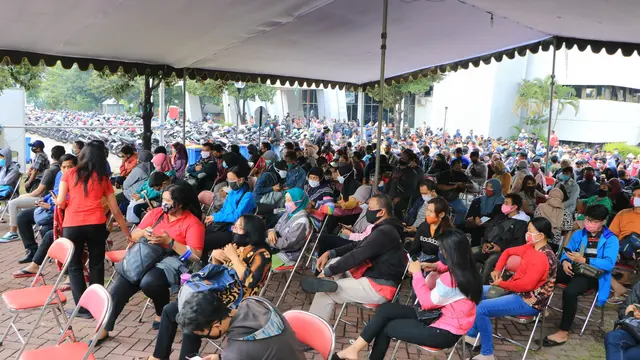 Suasana rapid test massal di Surabaya