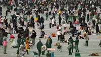 Keseruan Festival Memancing Ikan di Atas Es Hwacheon Korea Selatan