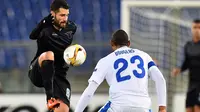 Video highlights Antonio Candreva gelandang Lazio yang mencetak gol penalti a la Paneka dengan sempurna di Serie A Italia.