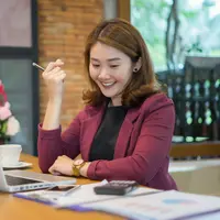 Ilustrasi mengatur uang./Copyright shutterstock.com/g/asawin+klabma